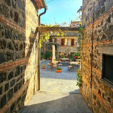 Flat Ghino Di Tacco Historical Centre Apartment Radicofani