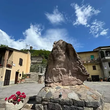 Flat Ghino Di Tacco Historical Centre