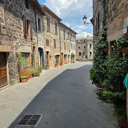 Flat Ghino Di Tacco Historical Centre Daire
