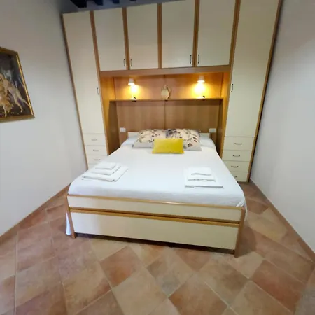 Flat Ghino Di Tacco Historical Centre Appartement *