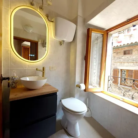 Flat Ghino Di Tacco Historical Centre *